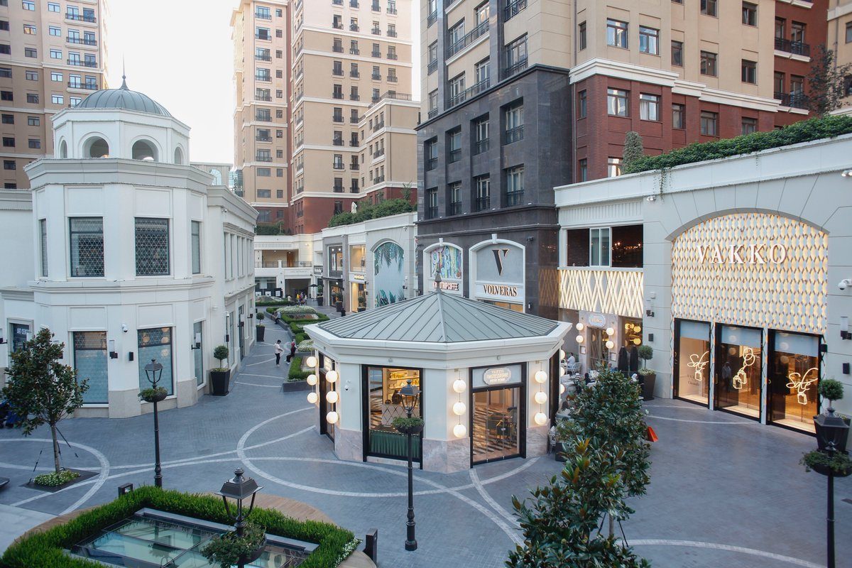 HISTORY OF EMAAR SQUARE MALL